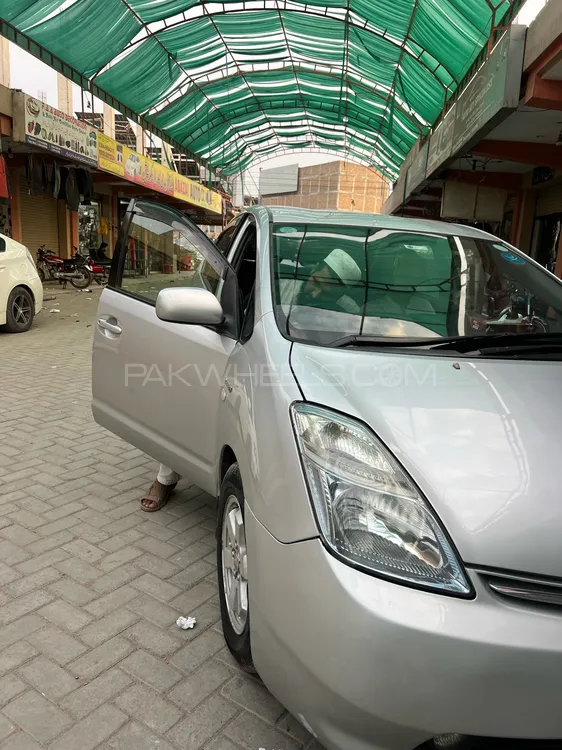 Toyota Prius 2007 for Sale in Peshawar Image-1