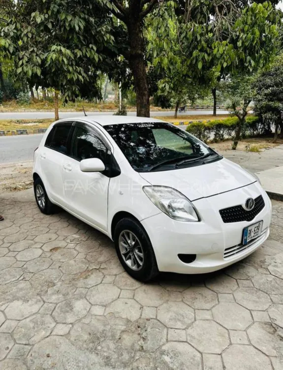 Toyota Vitz 2005 for Sale in Taxila Image-1