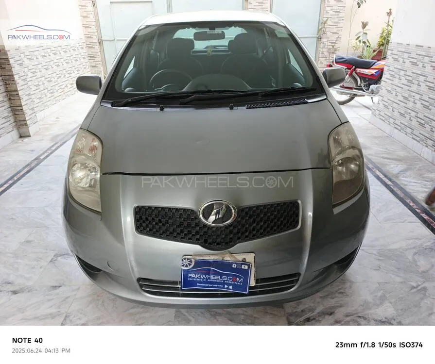 Toyota Vitz 2007 for Sale in Peshawar Image-1