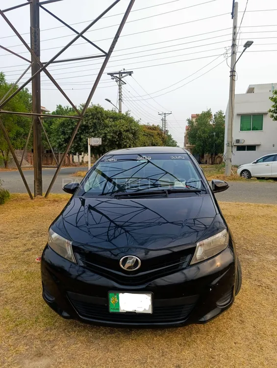 Toyota Vitz 2011 for Sale in Lahore Image-1