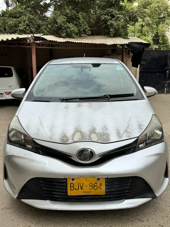 Toyota Vitz 2015 for Sale in Karachi Image-1