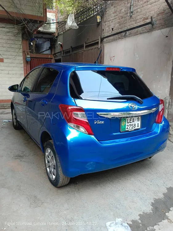 Toyota Vitz 2015 for Sale in Lahore Image-1