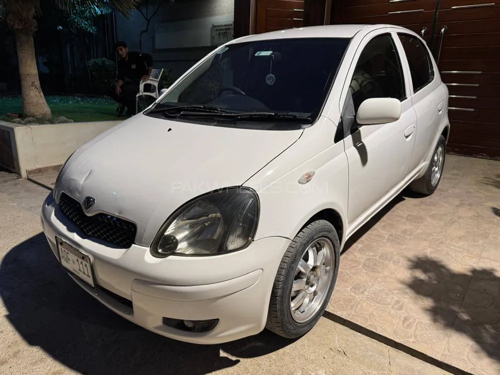 Toyota Vitz 2004 for Sale in Karachi Image-1