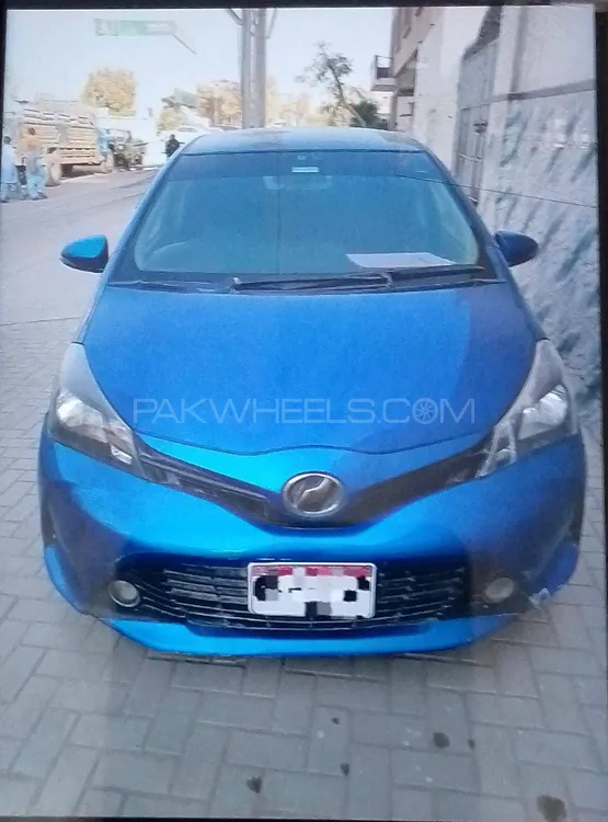 Toyota Vitz 2014 for Sale in Karachi Image-1