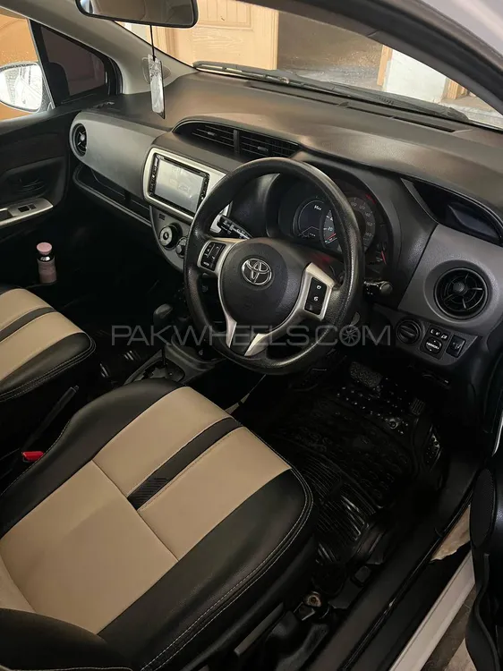 Toyota Vitz 2016 for Sale in Khurrianwala Image-1