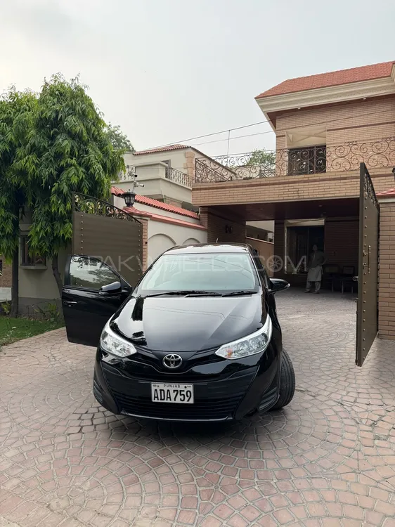 Toyota Yaris Sedan 2021 for Sale in Lahore Image-1
