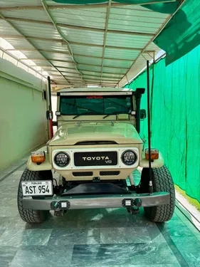 Toyota Land Cruiser J40  1984
