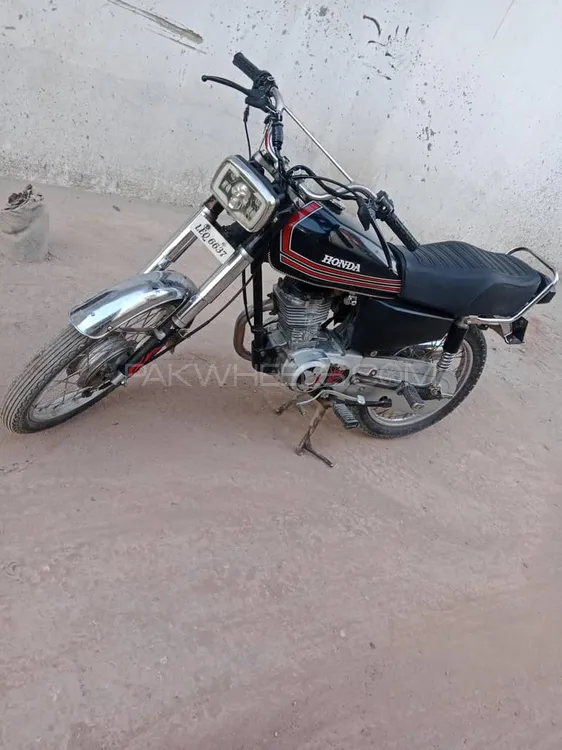 Honda CG 125 Dream 2018 for Sale Image-1