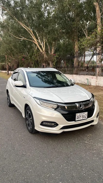 Honda Vezel 2024 for Sale in Gujranwala Image-1