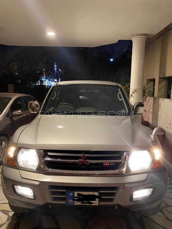 Mitsubishi Pajero 2002 for Sale in Islamabad Image-1