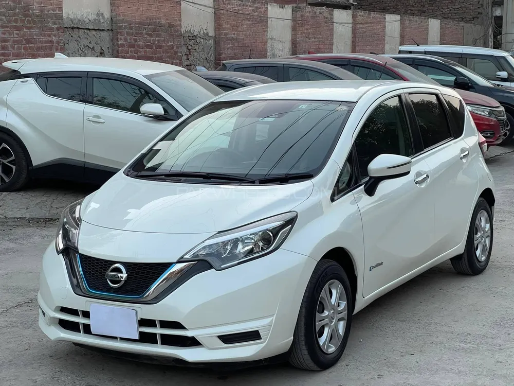 Nissan Note 2018 for Sale in Faisalabad Image-1