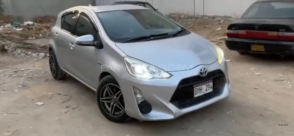 Toyota Aqua 2015 for Sale in Karachi Image-1
