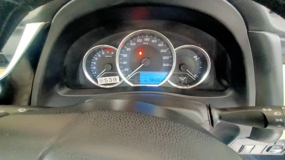 Toyota Corolla 2018 for Sale in Lahore Image-1