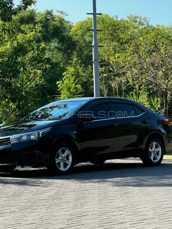 Toyota Corolla 2015 for Sale in Islamabad Image-1