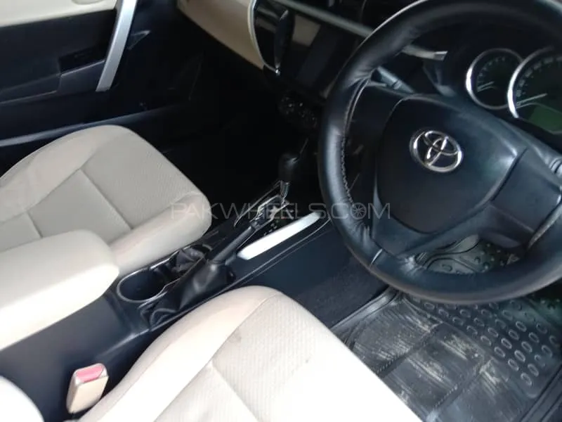 Toyota Corolla 2015 for Sale in Peshawar Image-1