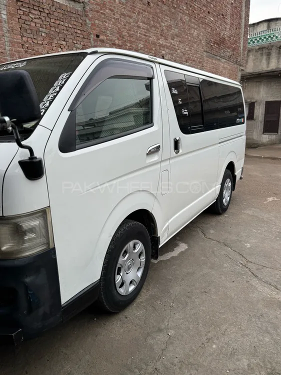 Toyota Hiace 2009 for Sale in Gujrat Image-1