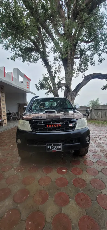 Toyota Hilux 2011 for Sale in Lahore Image-1