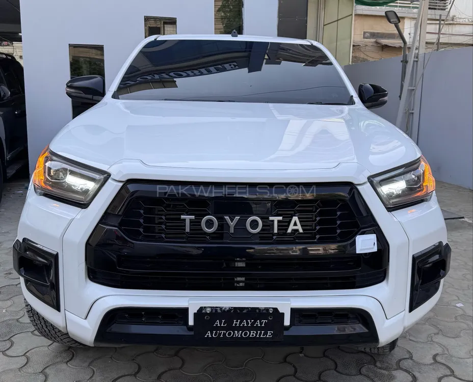 Toyota Hilux 2024 for Sale in Karachi Image-1