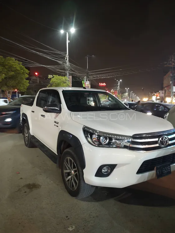 Toyota Hilux 2020 for Sale in Karachi Image-1