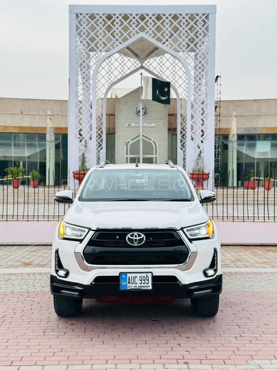 Toyota Hilux 2021 for Sale in Islamabad Image-1