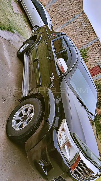 Toyota Hilux 2012 for Sale in Peshawar Image-1