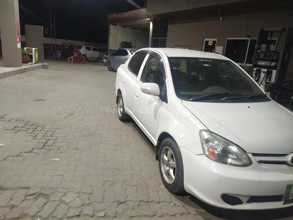 Toyota Platz 2006 for Sale in Faisalabad Image-1