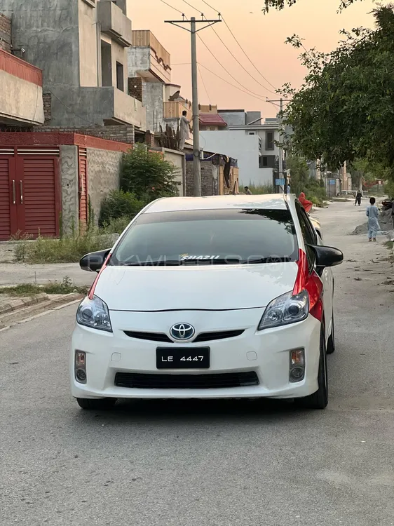 Toyota Prius 2010 for Sale in Mardan Image-1