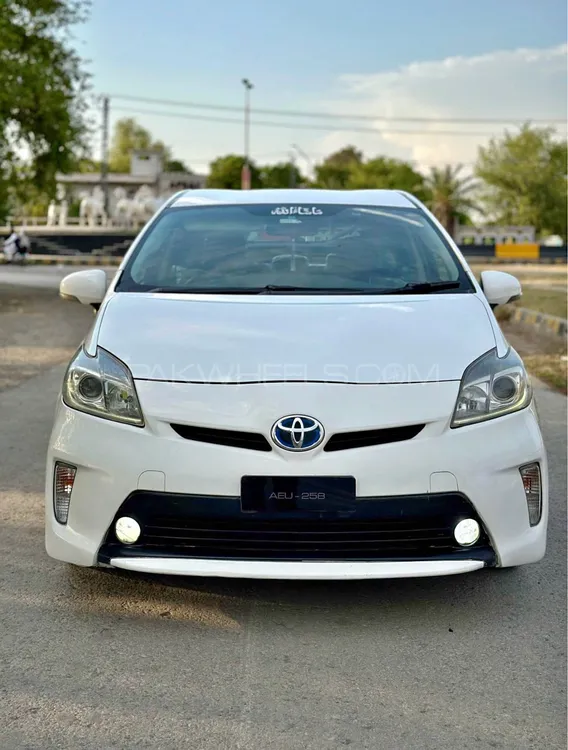 Toyota Prius 2014 for Sale in Peshawar Image-1