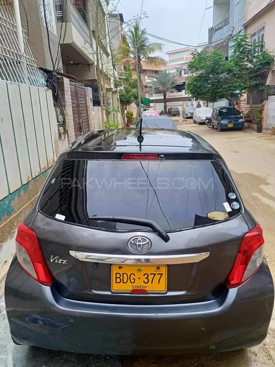 Toyota Vitz 2011 for Sale in Karachi Image-1