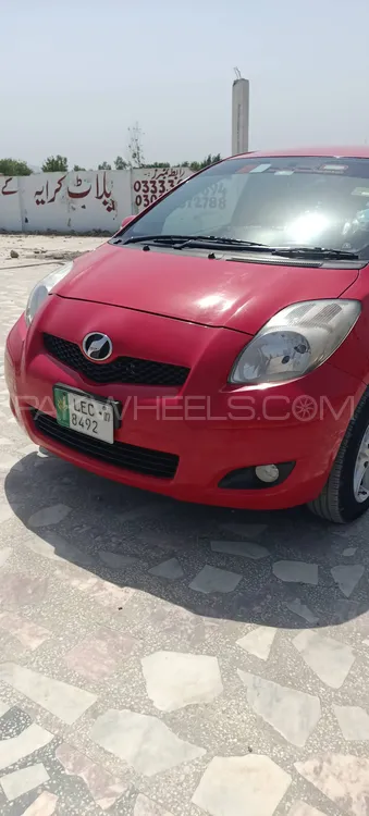 Toyota Vitz 2005 for Sale in Peshawar Image-1