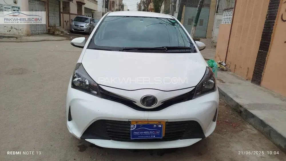 Toyota Vitz 2014 for Sale in Karachi Image-1