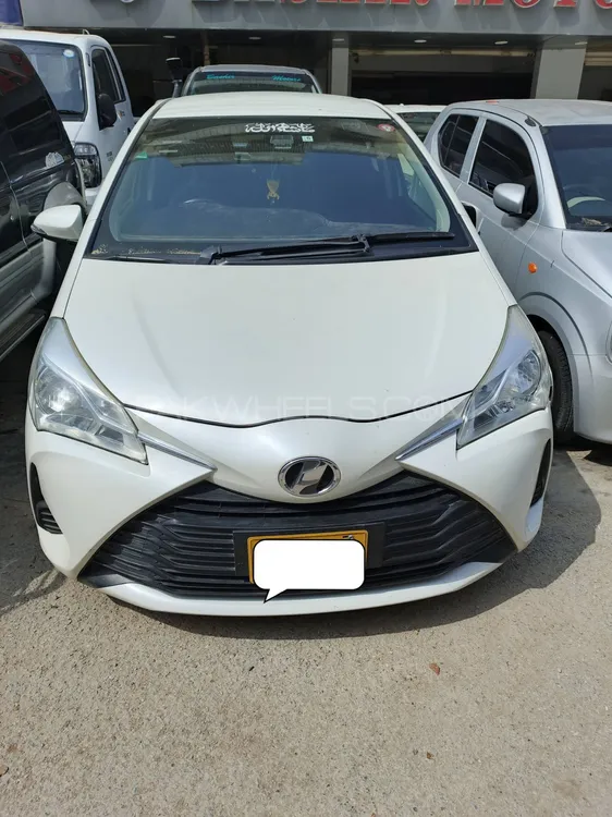 Toyota Vitz 2017 for Sale in Karachi Image-1
