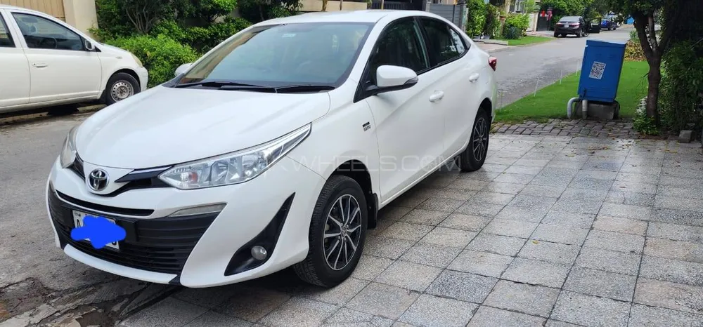 Toyota Yaris Sedan 2020 for Sale in Lahore Image-1