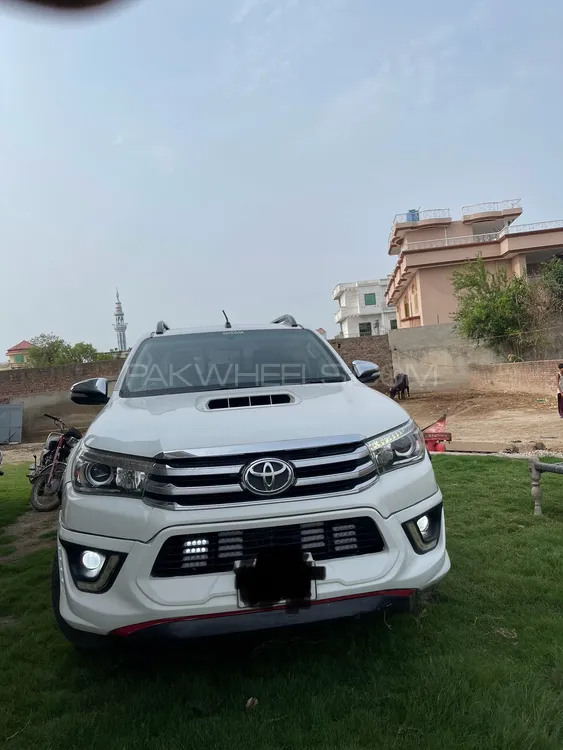 Toyota Hilux 2017 for Sale in Wazirabad Image-1
