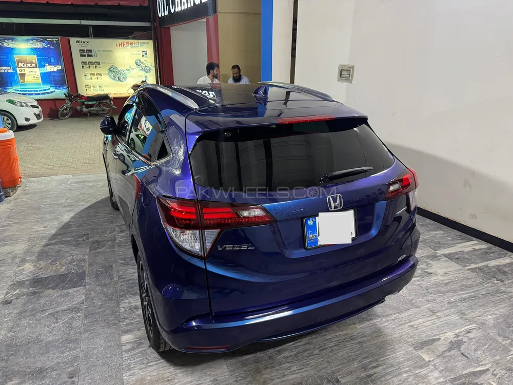 Honda Vezel 2015 for Sale in Rawalpindi Image-1