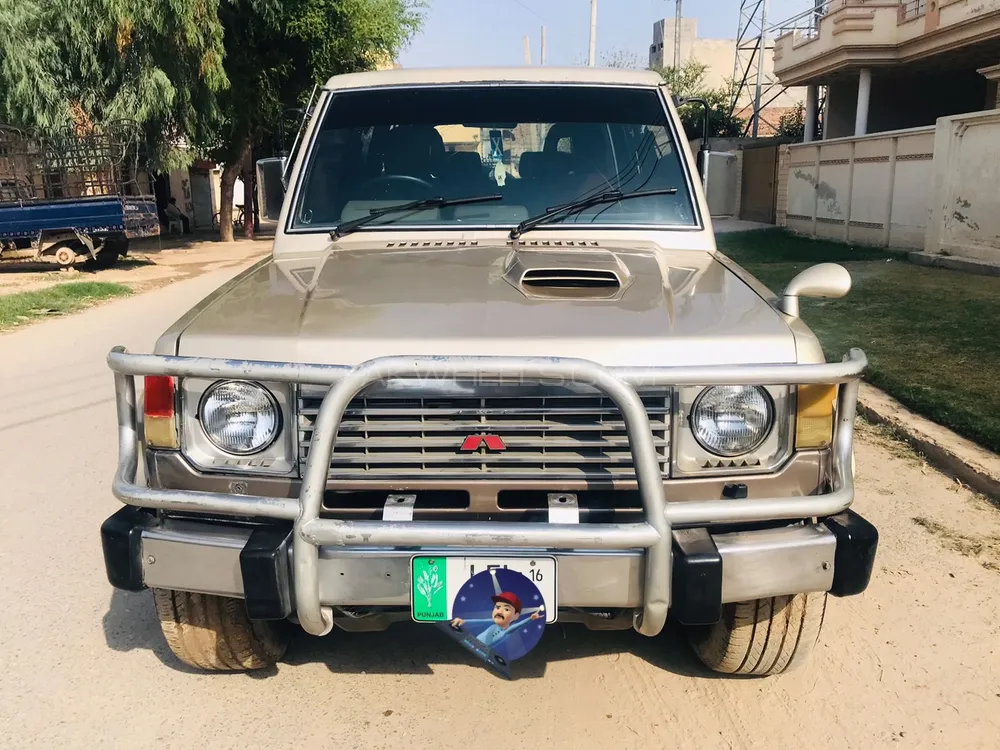 Mitsubishi Pajero 1989 for Sale in Sahiwal Image-1