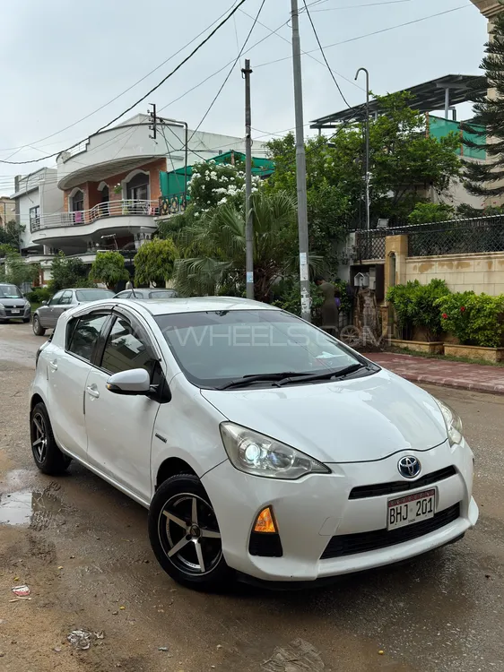 Toyota Aqua 2013 for Sale in Karachi Image-1