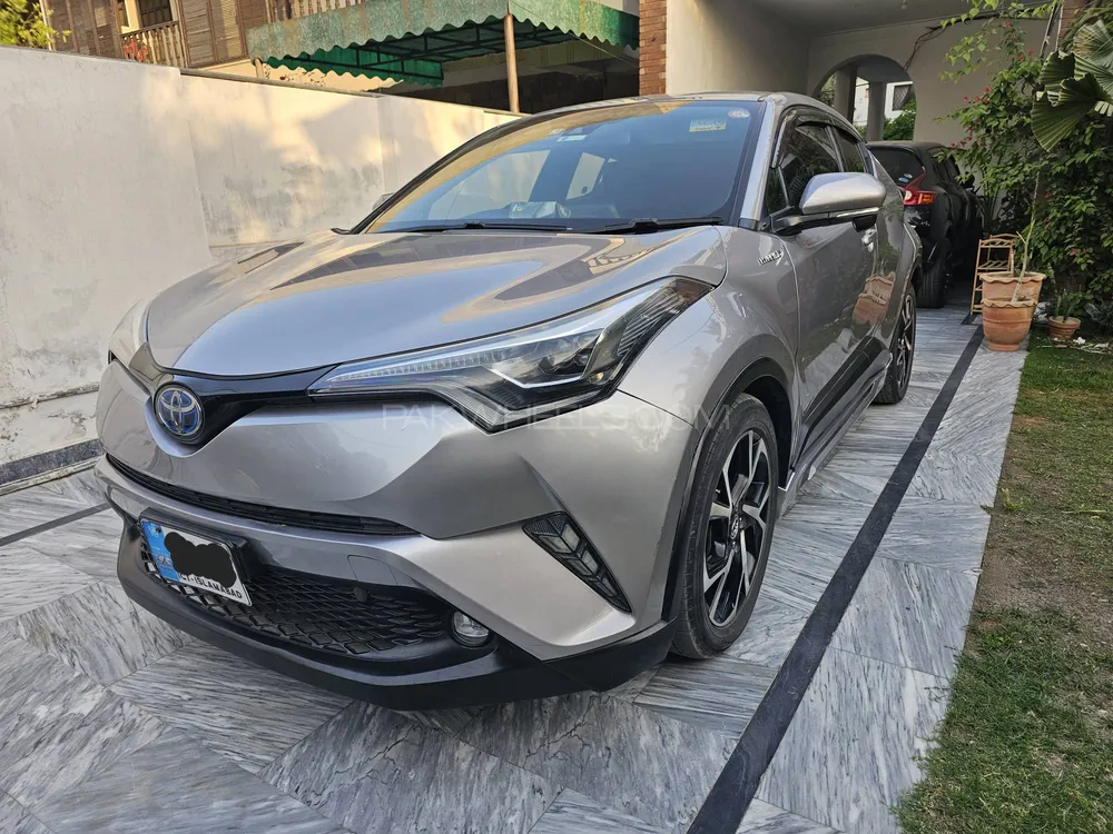 Toyota C-HR 2017 for Sale in Lahore Image-1
