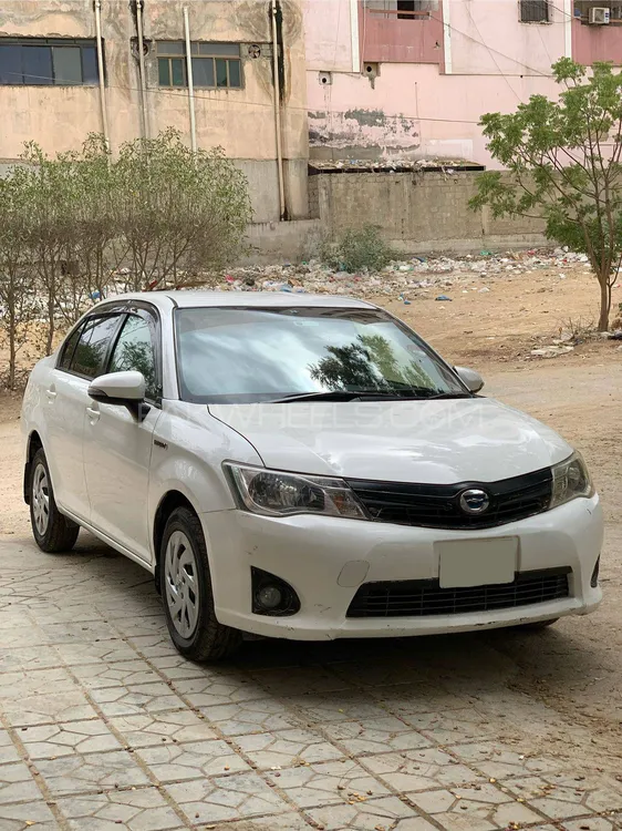Toyota Corolla Axio 2015 for Sale in Karachi Image-1