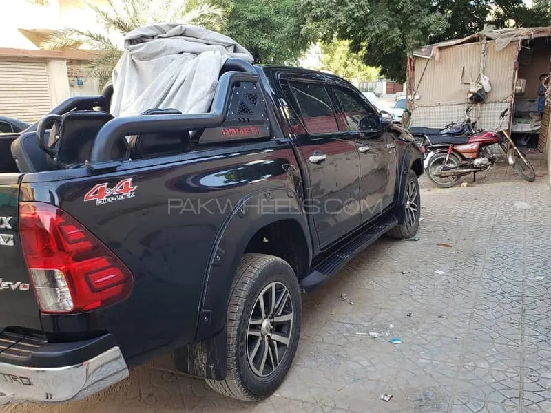 Toyota Hilux 2021 for Sale in Karachi Image-1