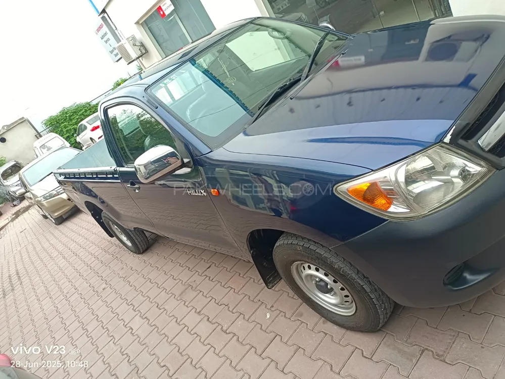 Toyota Hilux 2007 for Sale in Islamabad Image-1