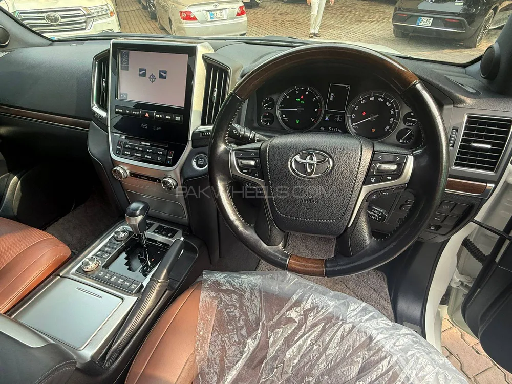 Toyota Land Cruiser 2020 for Sale in Islamabad Toyota Land Cruiser 2020 for Sale in Islamabad Image-9