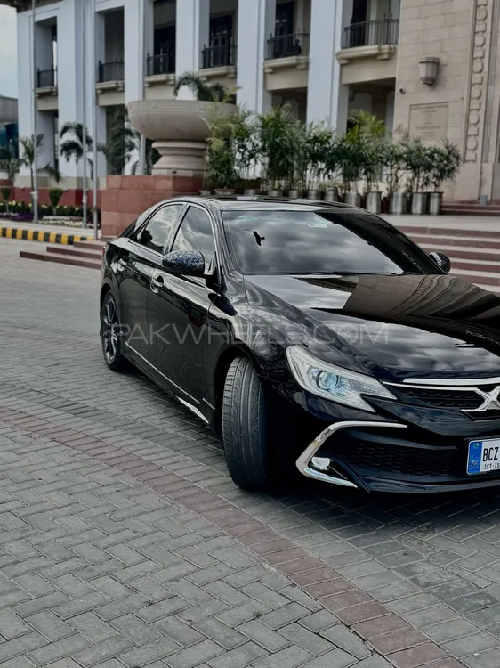 Toyota Mark X 2010 for Sale in Lahore Image-1