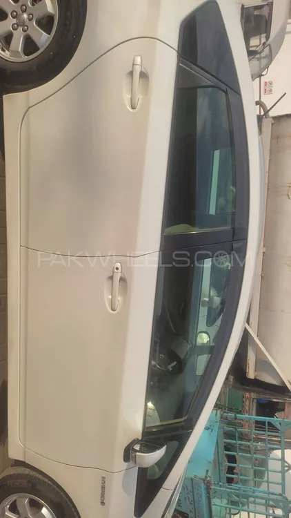 Toyota Prius 2011 for Sale in Lahore Toyota Prius 2011 for Sale in Lahore Image-3