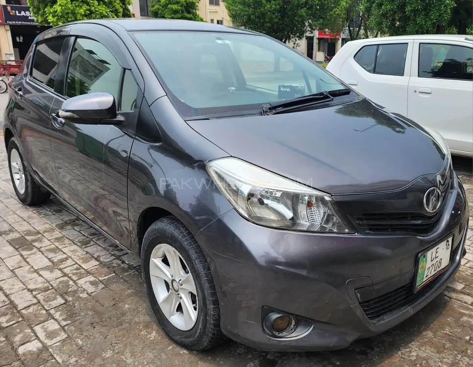 Toyota Vitz 2012 for Sale in Lahore Image-1