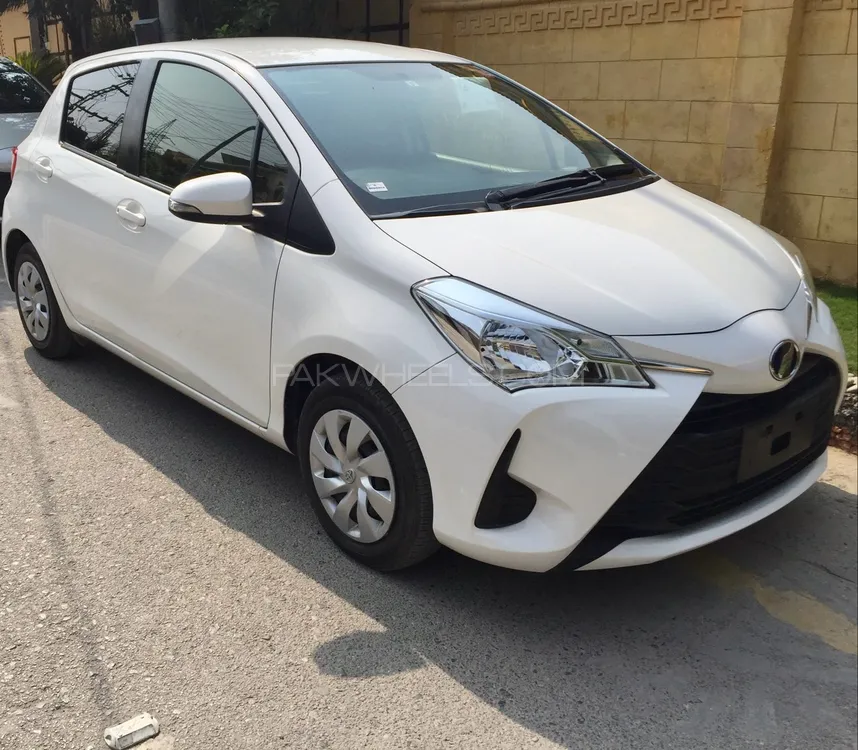 Toyota Vitz 2019 for Sale in Peshawar Image-1