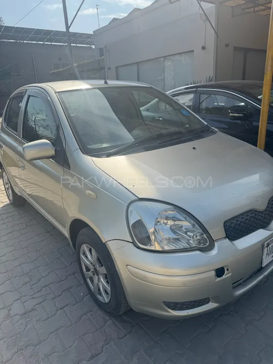 Toyota Vitz 2001 for Sale in Lahore Image-1