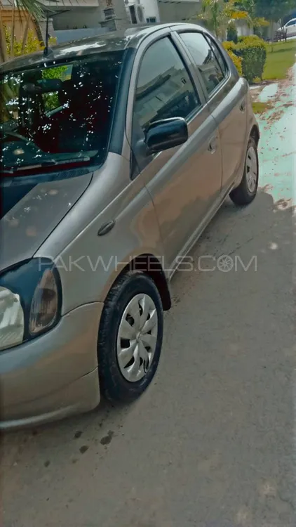 Toyota Vitz 2001 for Sale in Multan Image-1