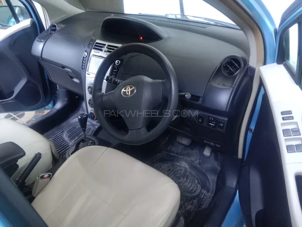 Toyota Vitz 2009 for Sale in Peshawar Image-1
