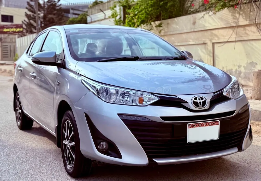 Toyota Yaris Sedan 2021 for Sale in Karachi Image-1